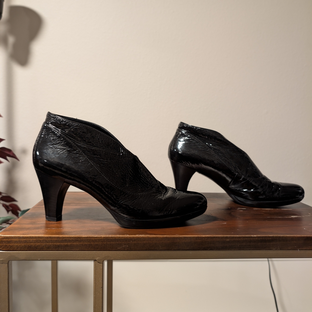 Paul Green Patent Leather Pumps